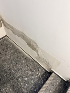 inspecție tehnică imobiliară pentru identificarea infiltrațiilor și umidității ascunse într-un apartament înainte de cumpărare ImoCheck România