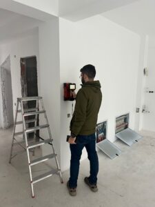 Inspecție tehnică ImoCheck într-un apartament nou – verificare instalații și finisaje înainte de cumpărare